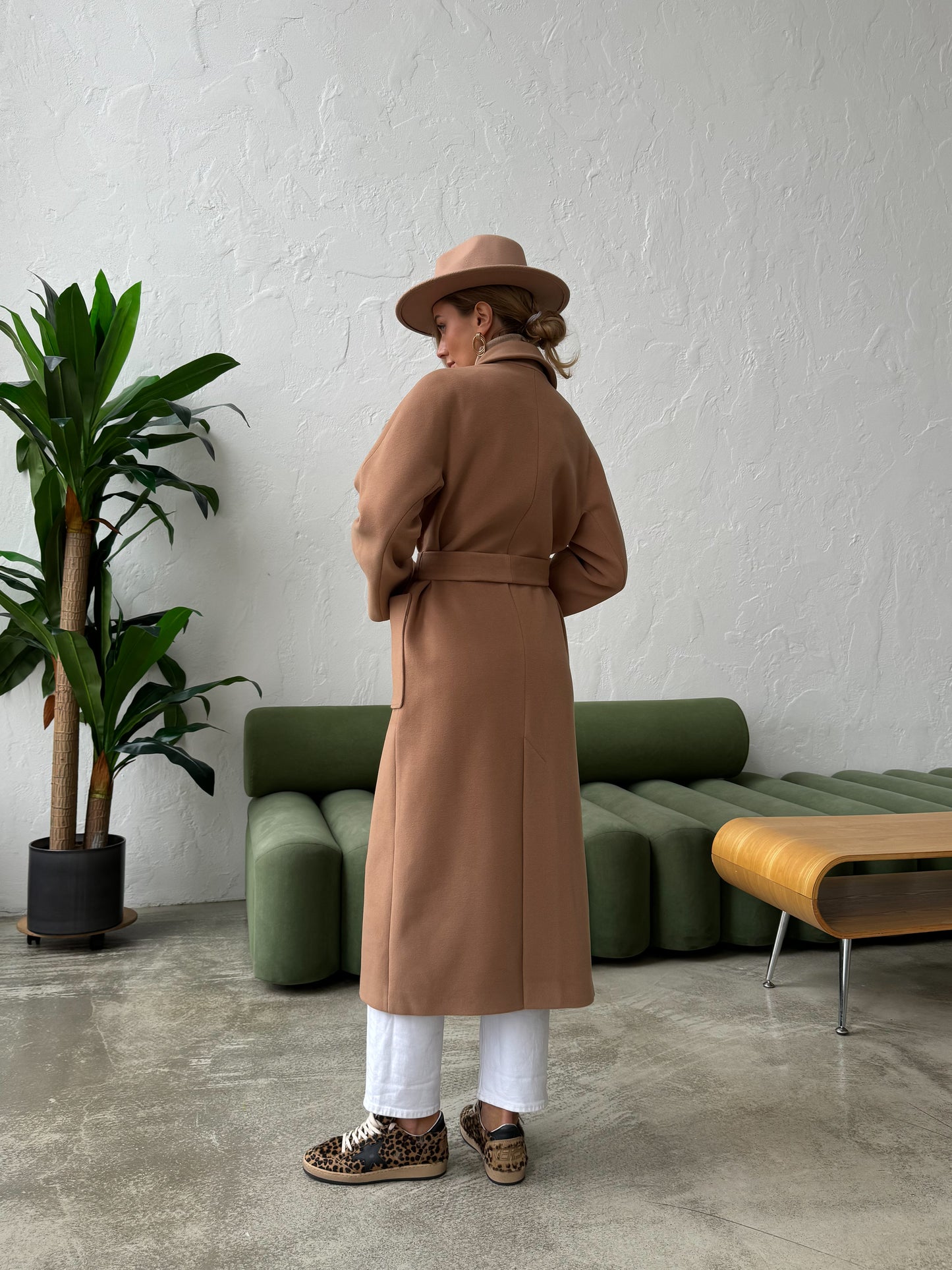 Double-breasted long coat with patch pockets, camel